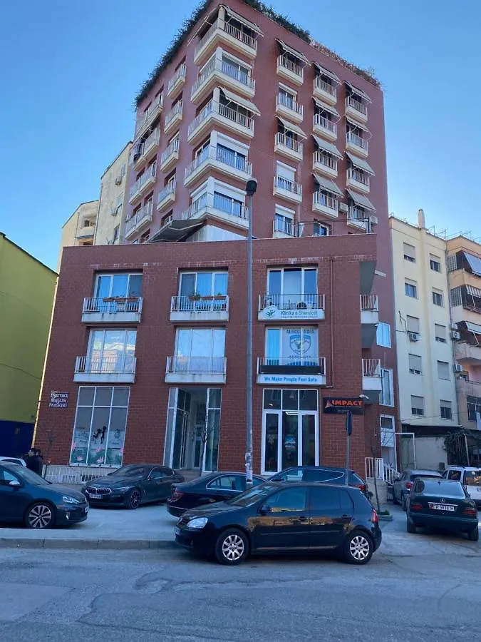 Tripartments - Gallery Tirana 0*,  Albania